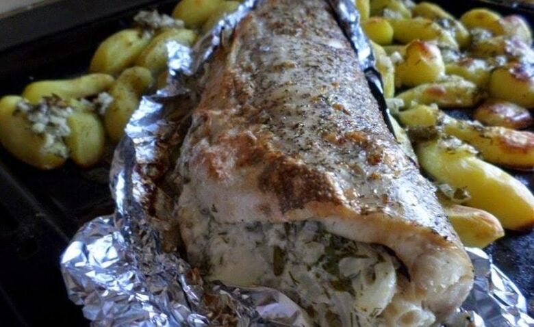A delicious lunch option for pancreatitis is perch baked in foil