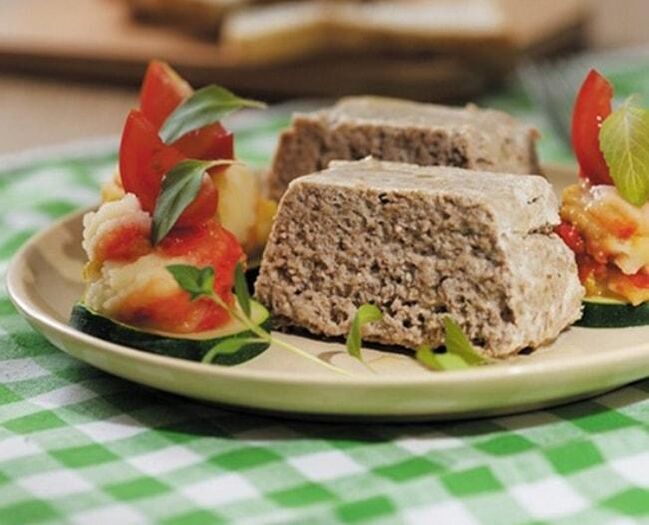 With the diagnosis of pancreatic pancreatitis, you can cook meat pudding