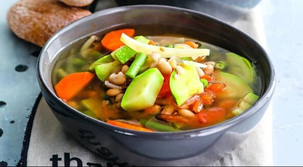 Vegetable soup - an easy first dish on the Maggi diet menu
